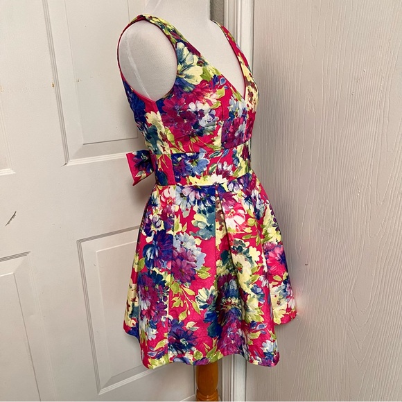 Luxxel Skater Dress with Bow A1 - Picture 2 of 8